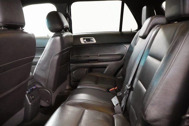 Used 2015 Ford Explorer XLT w/ Equipment Group 202A AWD/4WD image 27