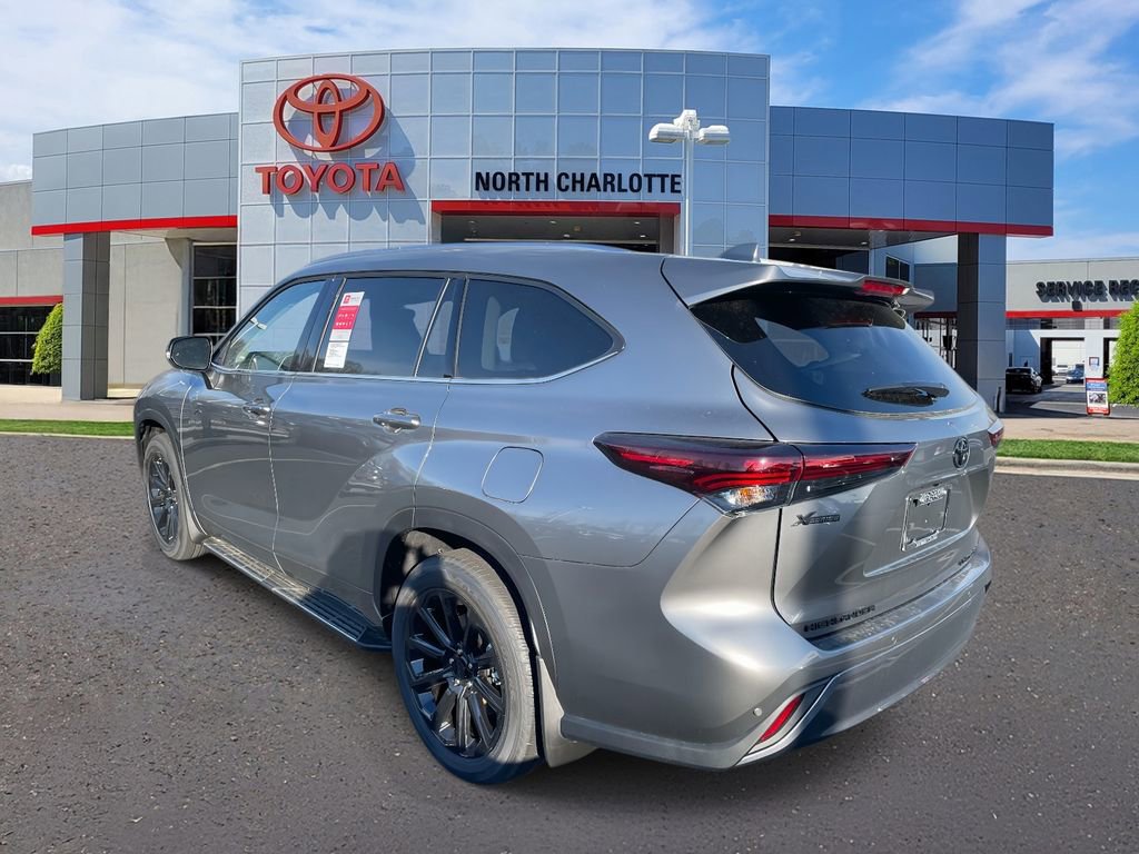 New 2026 Toyota Highlander Limited image 8