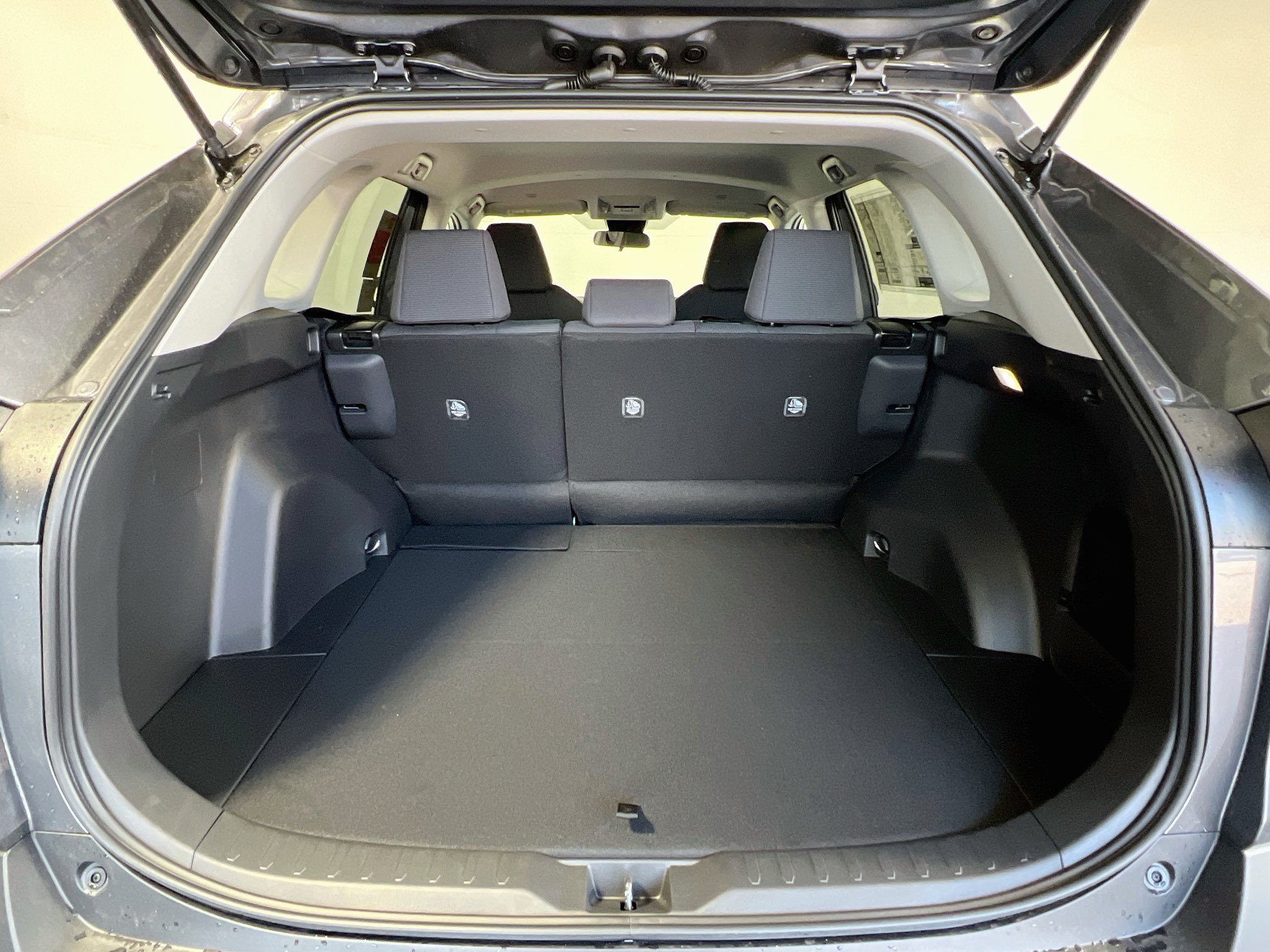 Used 2025 Toyota RAV4 LE FWD image 32