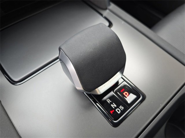 Used 2025 Land Rover Discovery Sport S image 25