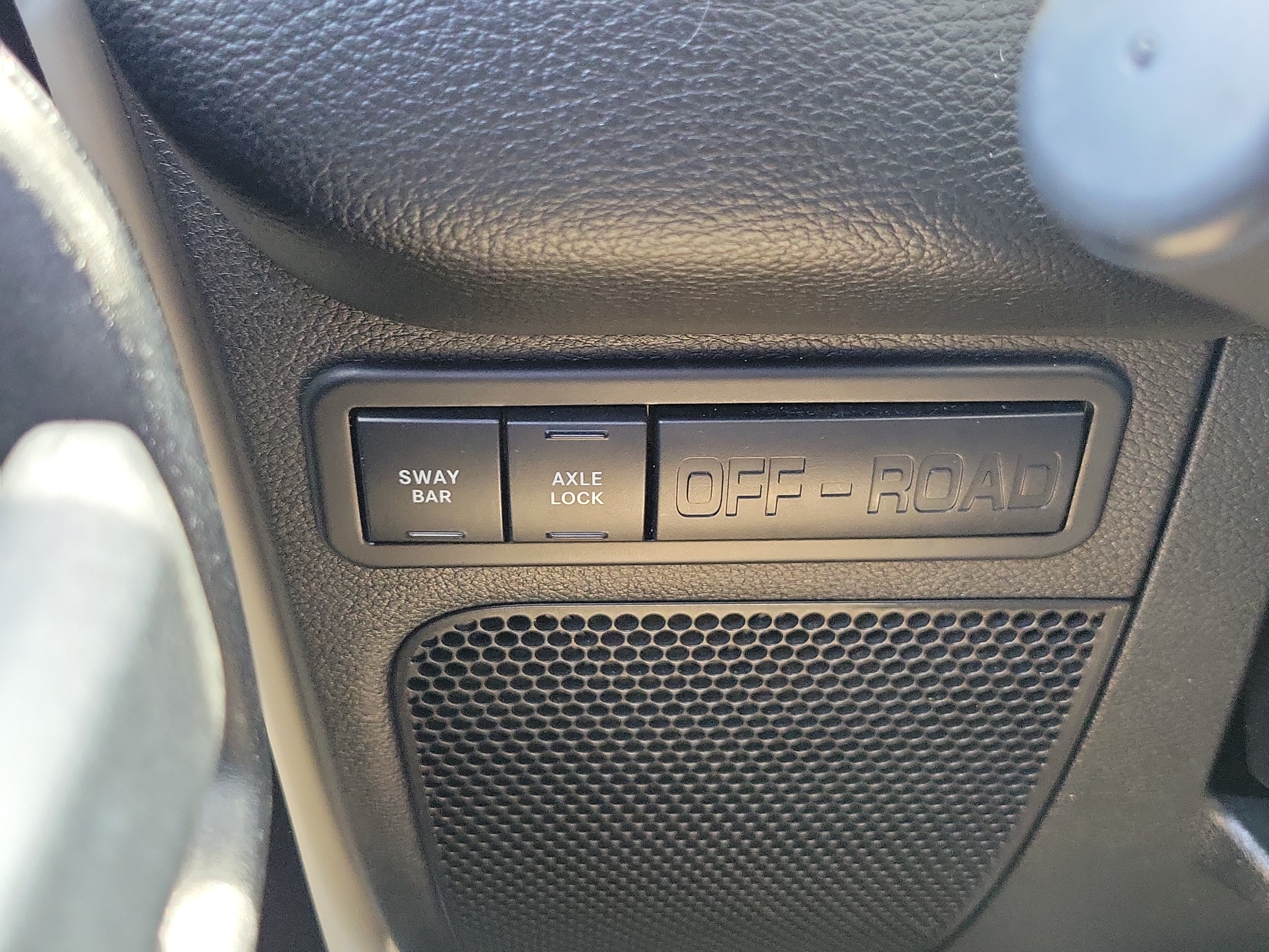 Used 2014 Jeep Wrangler Unlimited Rubicon w/ Connectivity Group AWD/4WD image 25