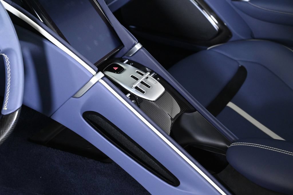 Used 2025 Ferrari Roma Spider RWD image 17