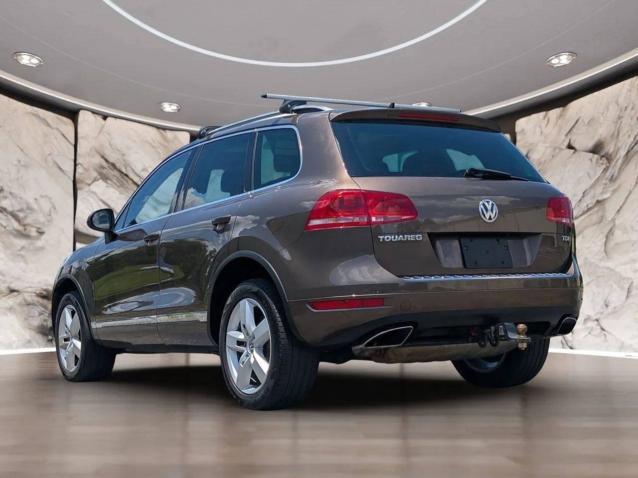 Used 2011 Volkswagen Touareg TDI AWD/4WD image 7