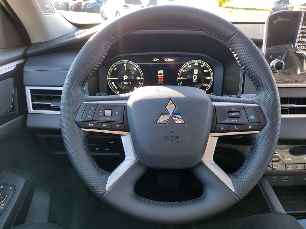 New 2025 Mitsubishi Outlander SE image 7