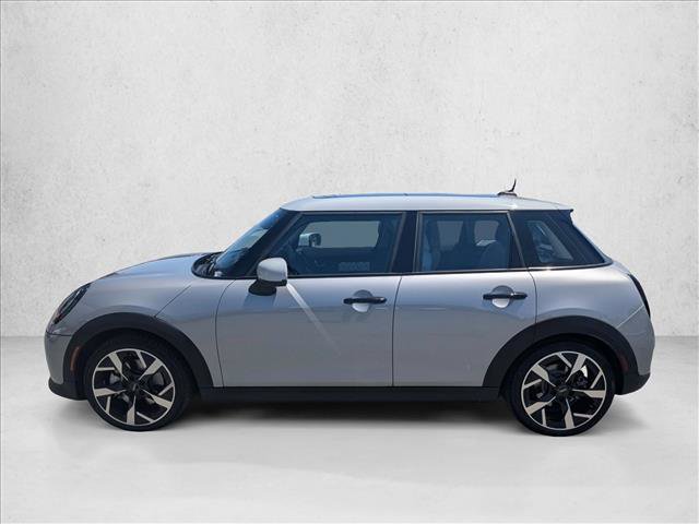 Certified 2025 MINI Cooper 4-Door Hardtop FWD image 9
