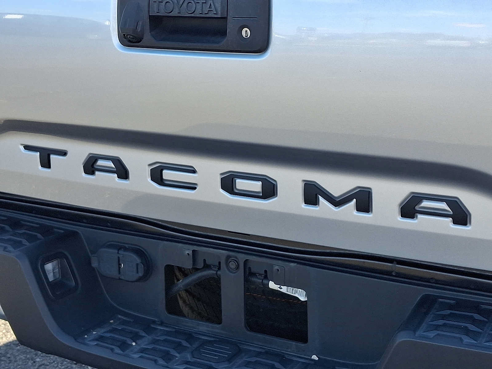 Used 2023 Toyota Tacoma SR AWD/4WD image 31