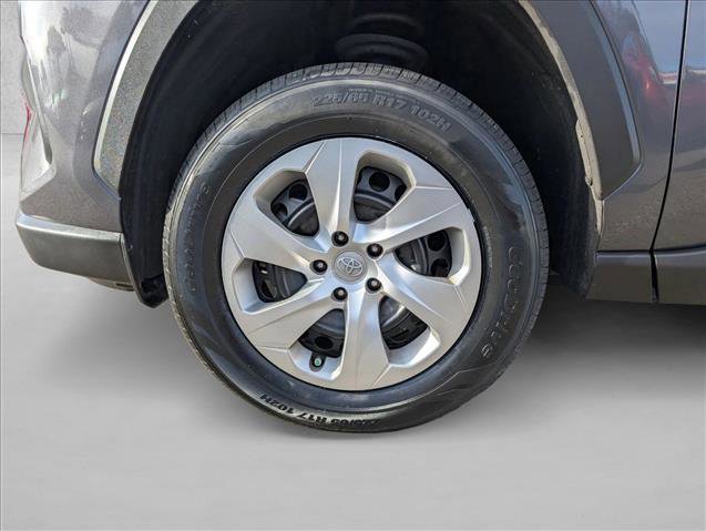 Used 2021 Toyota RAV4 LE image 23
