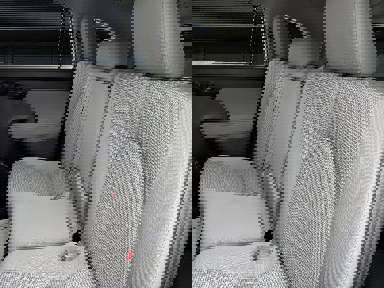 Used 2023 Toyota Highlander LE image 14