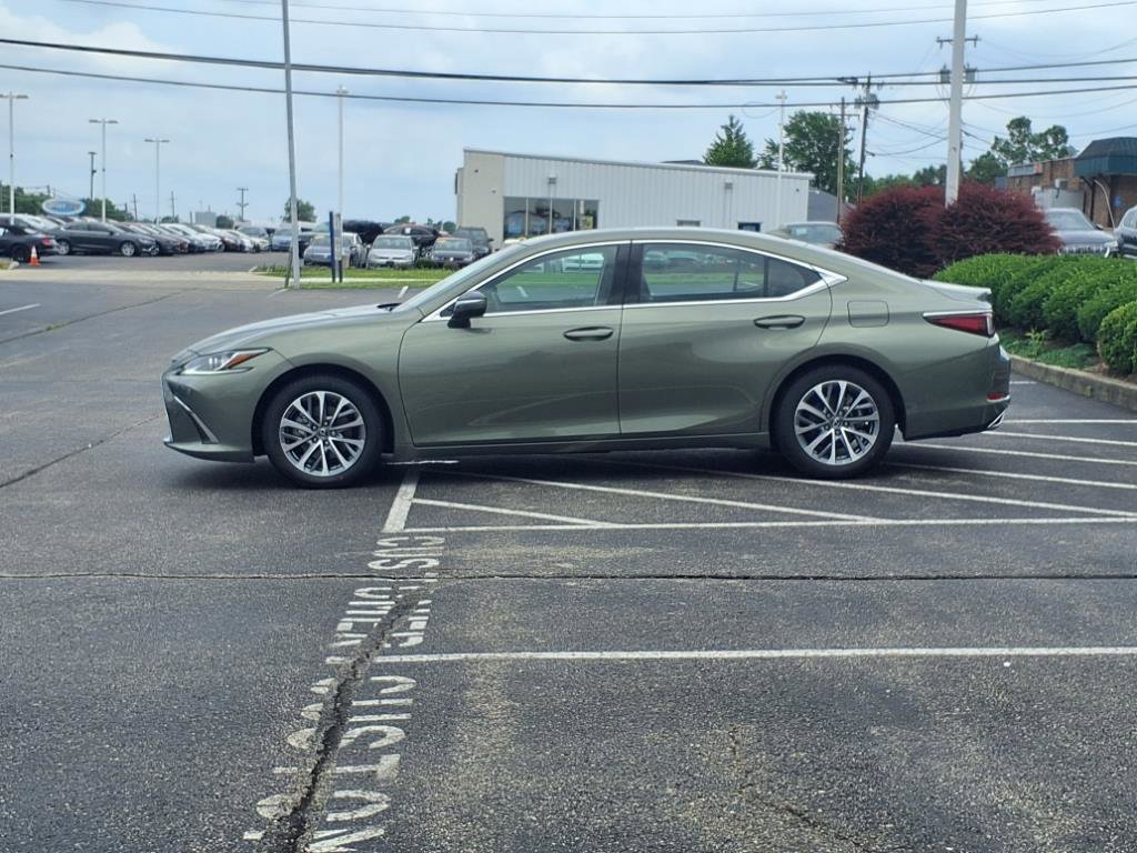 Used 2023 Lexus ES 350 w/ Accessory Package (Z2) image 4