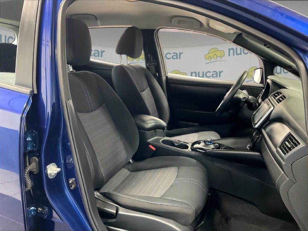 Certified 2025 Nissan Leaf SV Plus FWD image 11