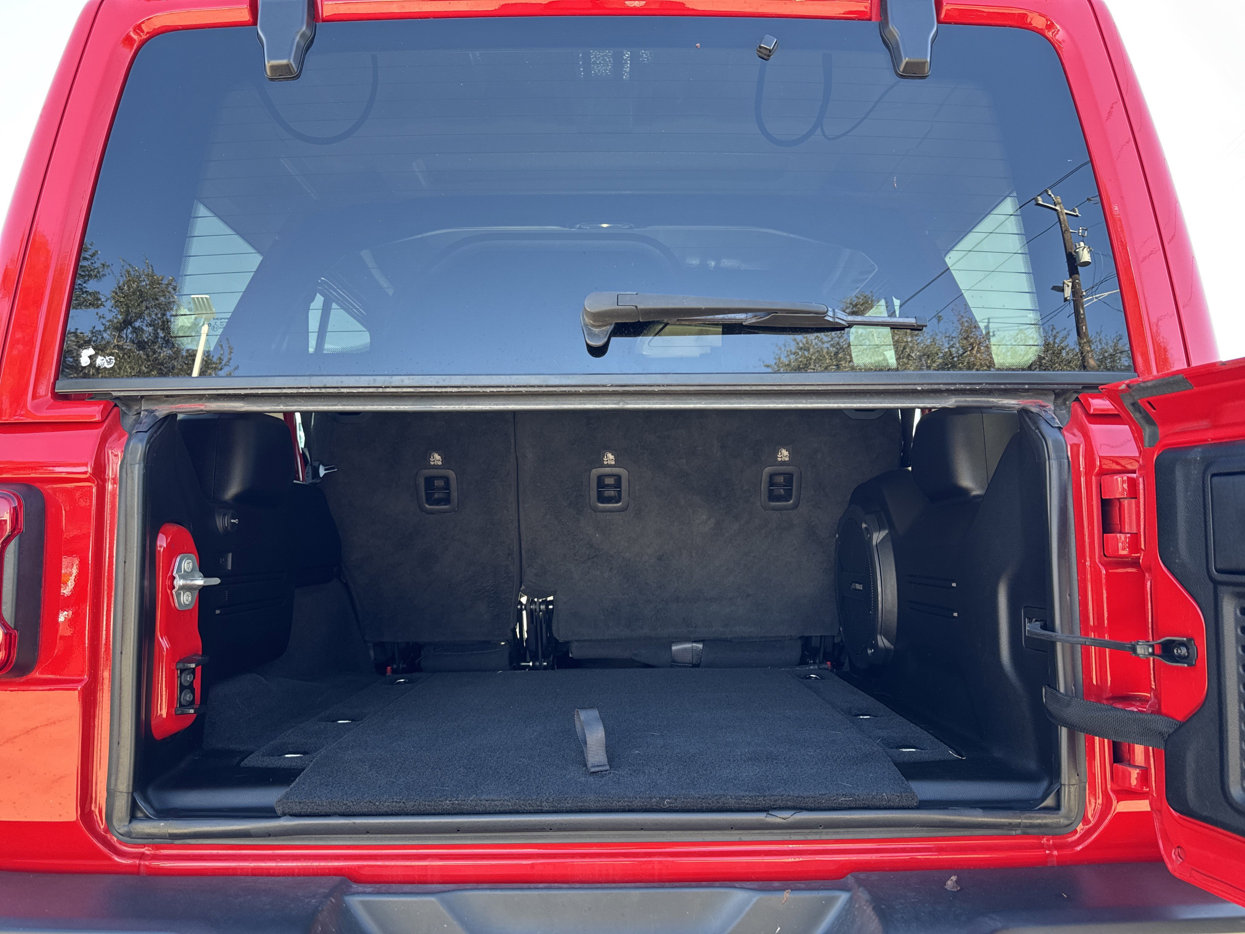 Used 2024 Jeep Wrangler Sahara w/ Technology Group image 29