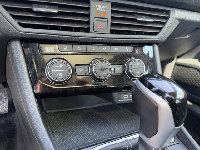 Used 2024 Volkswagen Jetta SE image 18
