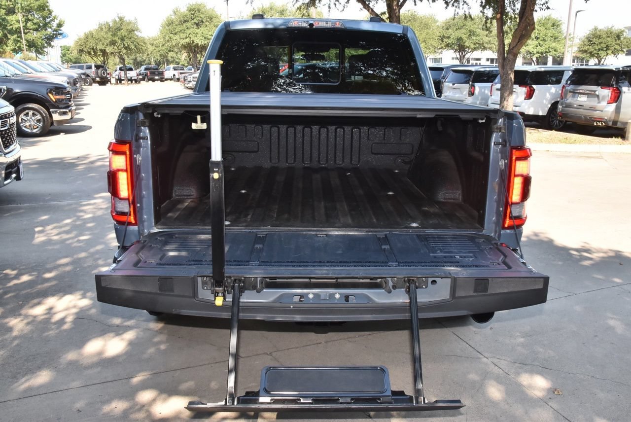 Certified 2023 Ford F150 Raptor w/ Raptor Carbon Fiber Package AWD/4WD image 42