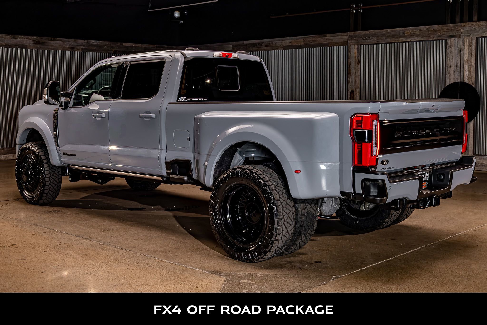 Used 2025 Ford F450 Platinum w/ FX4 Off-Road Package image 7