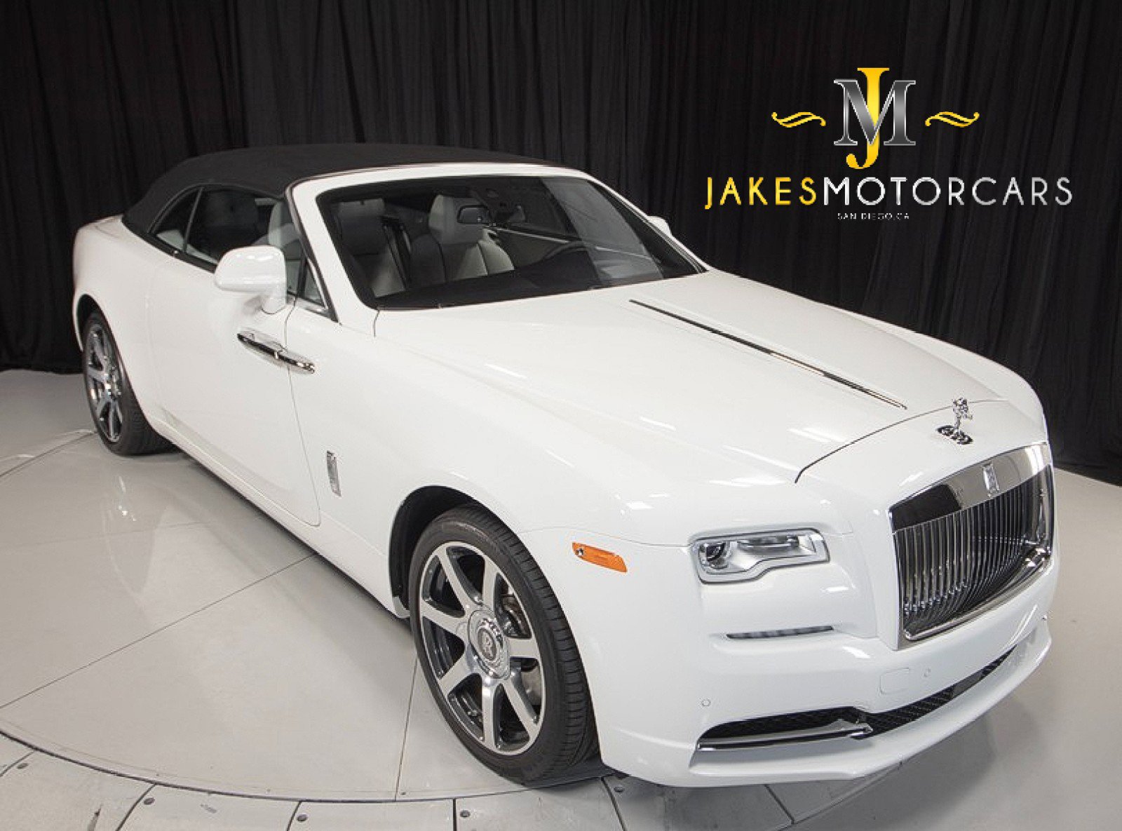 Used 2017 Rolls-Royce Dawn image 15