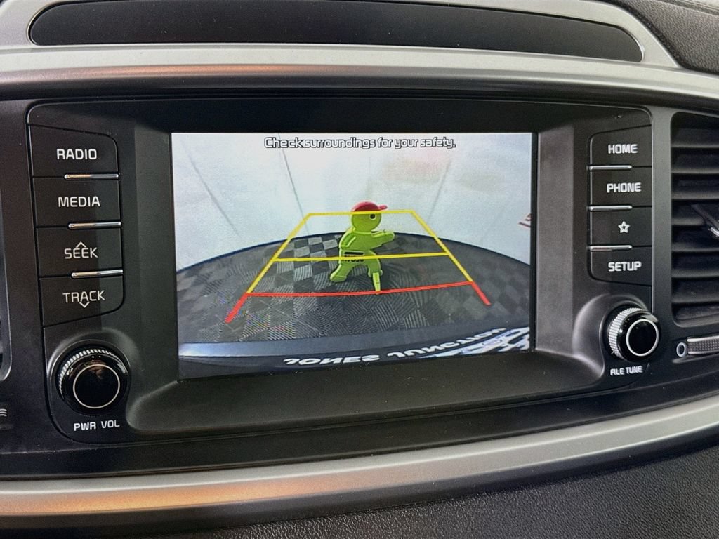 Used 2020 Kia Sorento FWD V6 image 5