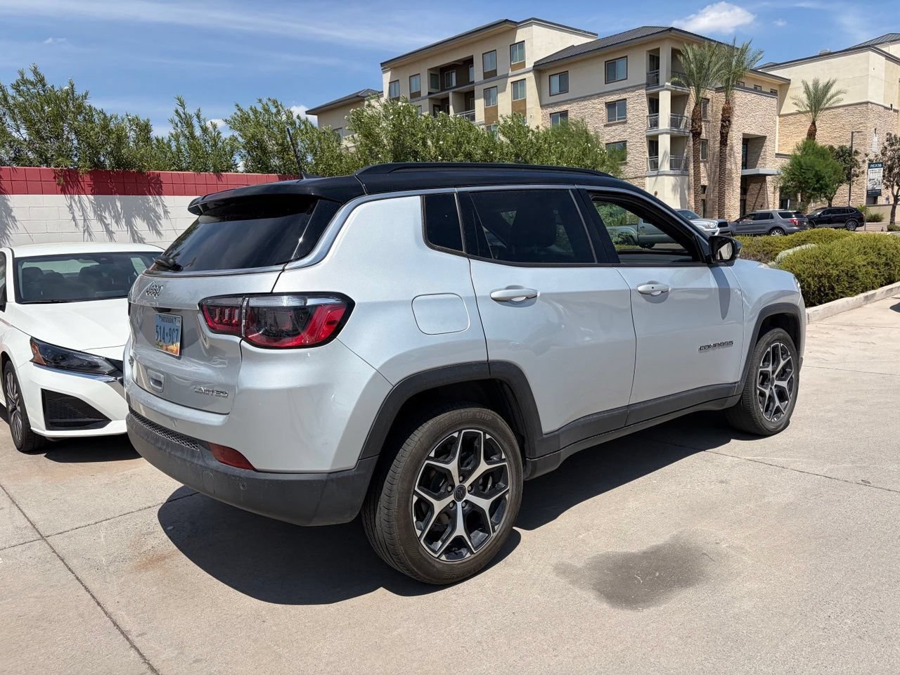 Used 2025 Jeep Compass Limited AWD/4WD image 2