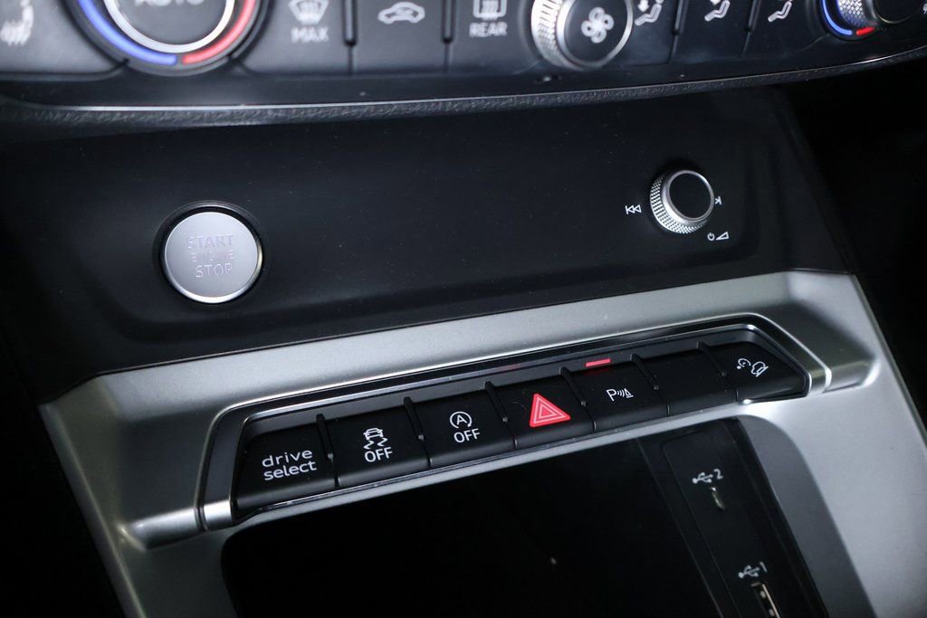 Used 2020 Audi Q3 2.0T Premium w/ Convenience Package image 36