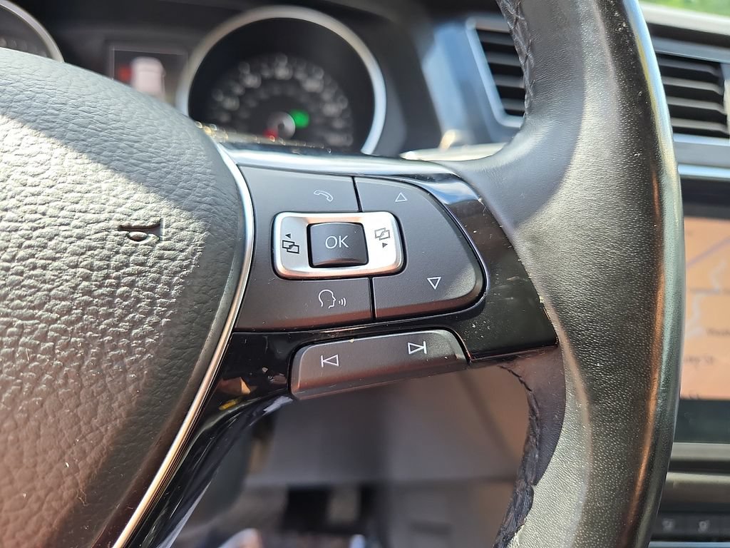 Used 2018 Volkswagen Tiguan SEL FWD image 21