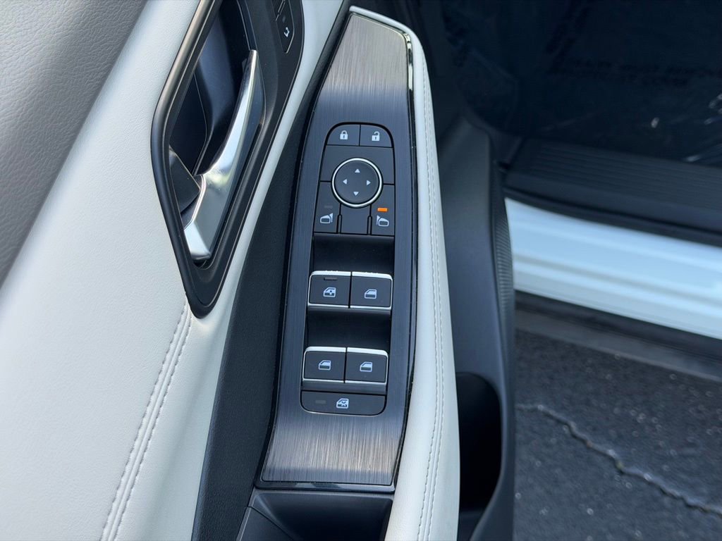 Used 2025 Nissan Rogue SL w/ Tech Package image 15