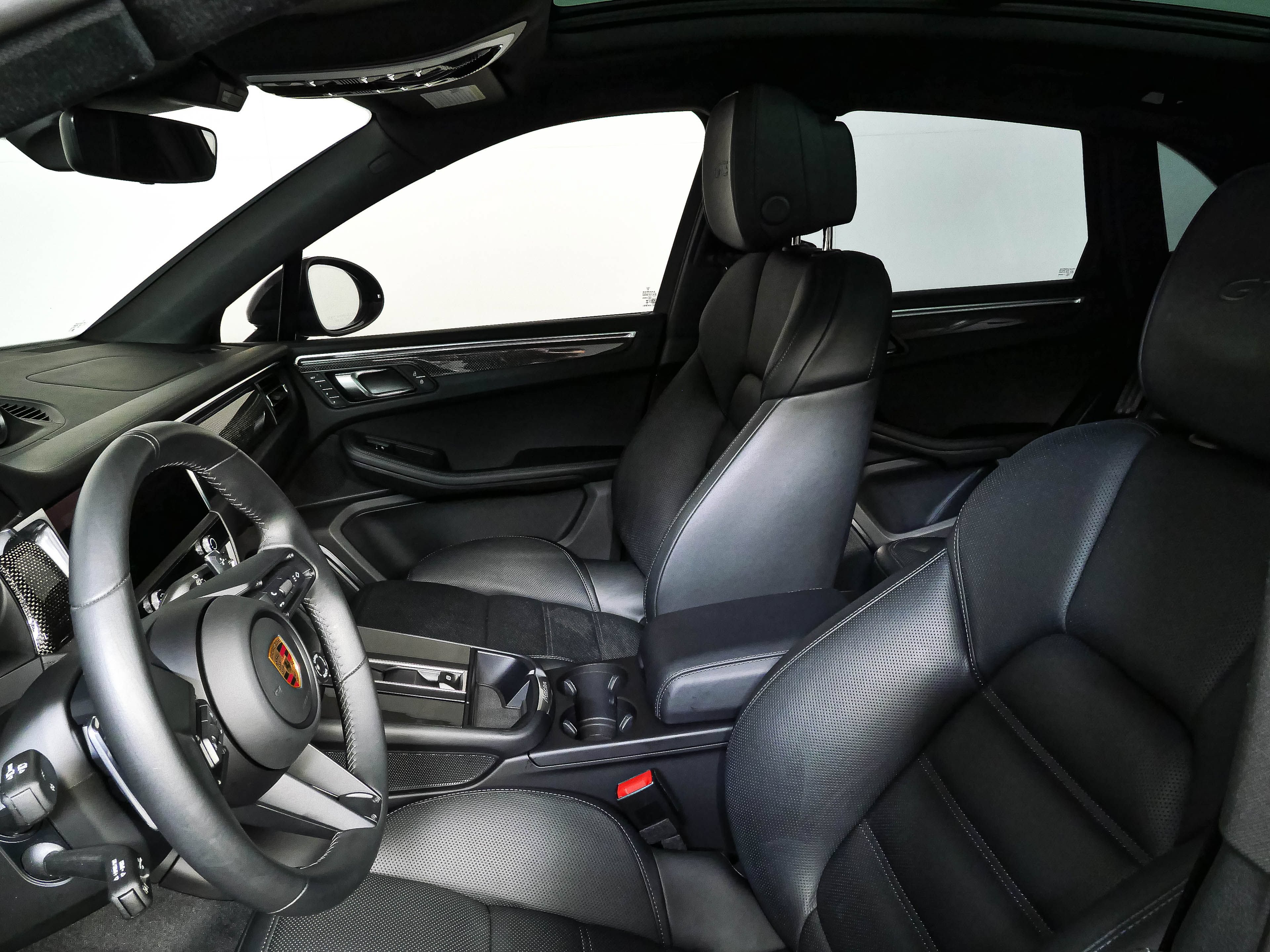 Certified 2024 Porsche Macan GTS AWD/4WD image 5