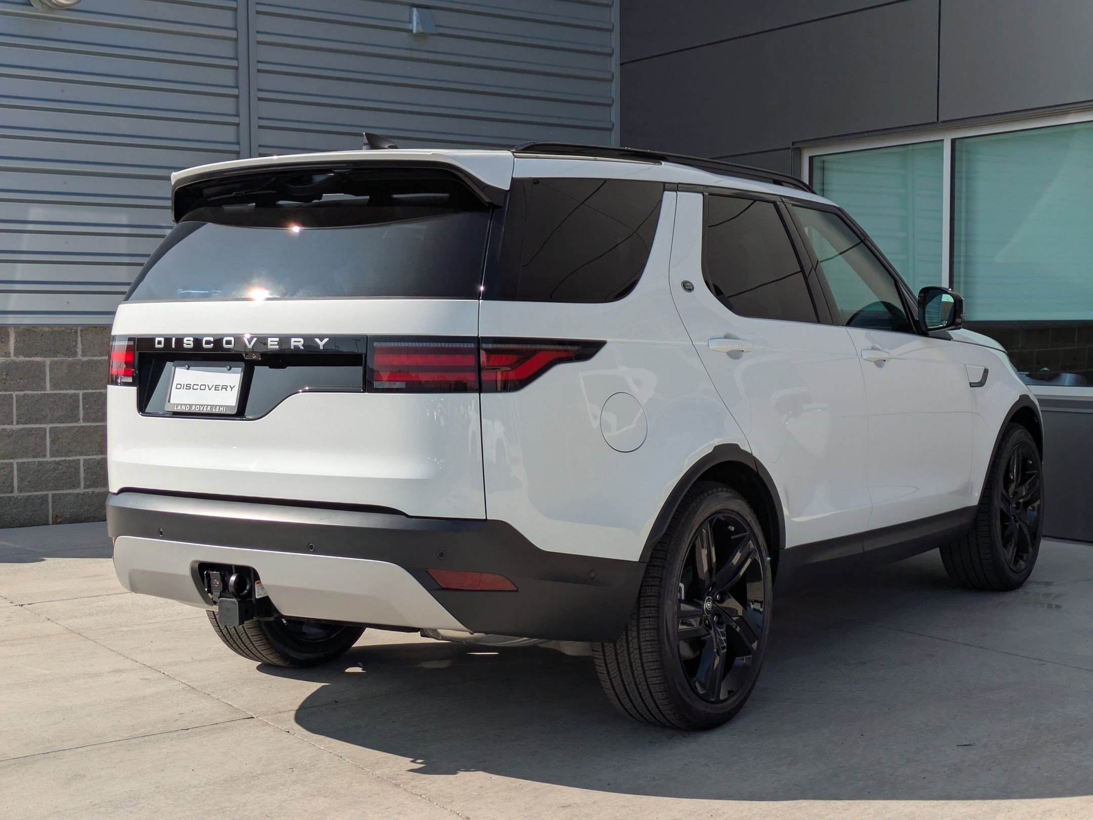 New 2025 Land Rover Discovery S image 5