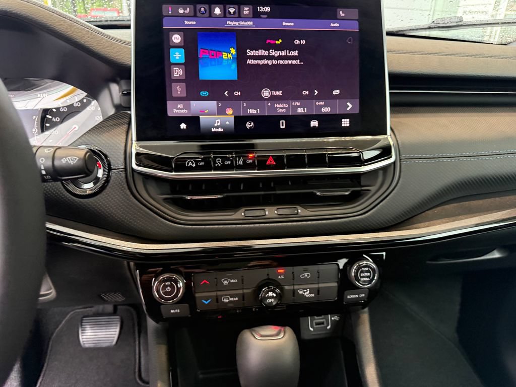 New 2026 Jeep Compass Latitude AWD/4WD image 11