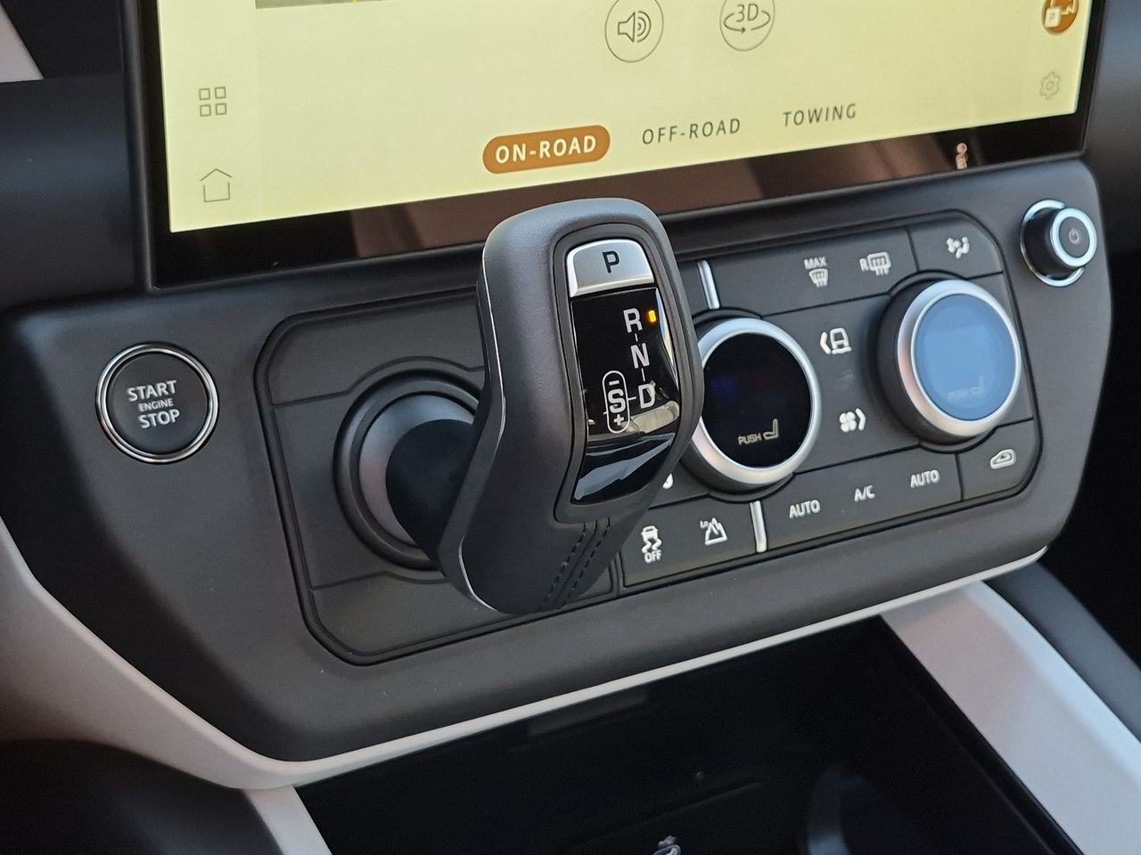 New 2026 Land Rover Defender 110 X-Dynamic SE AWD/4WD image 18