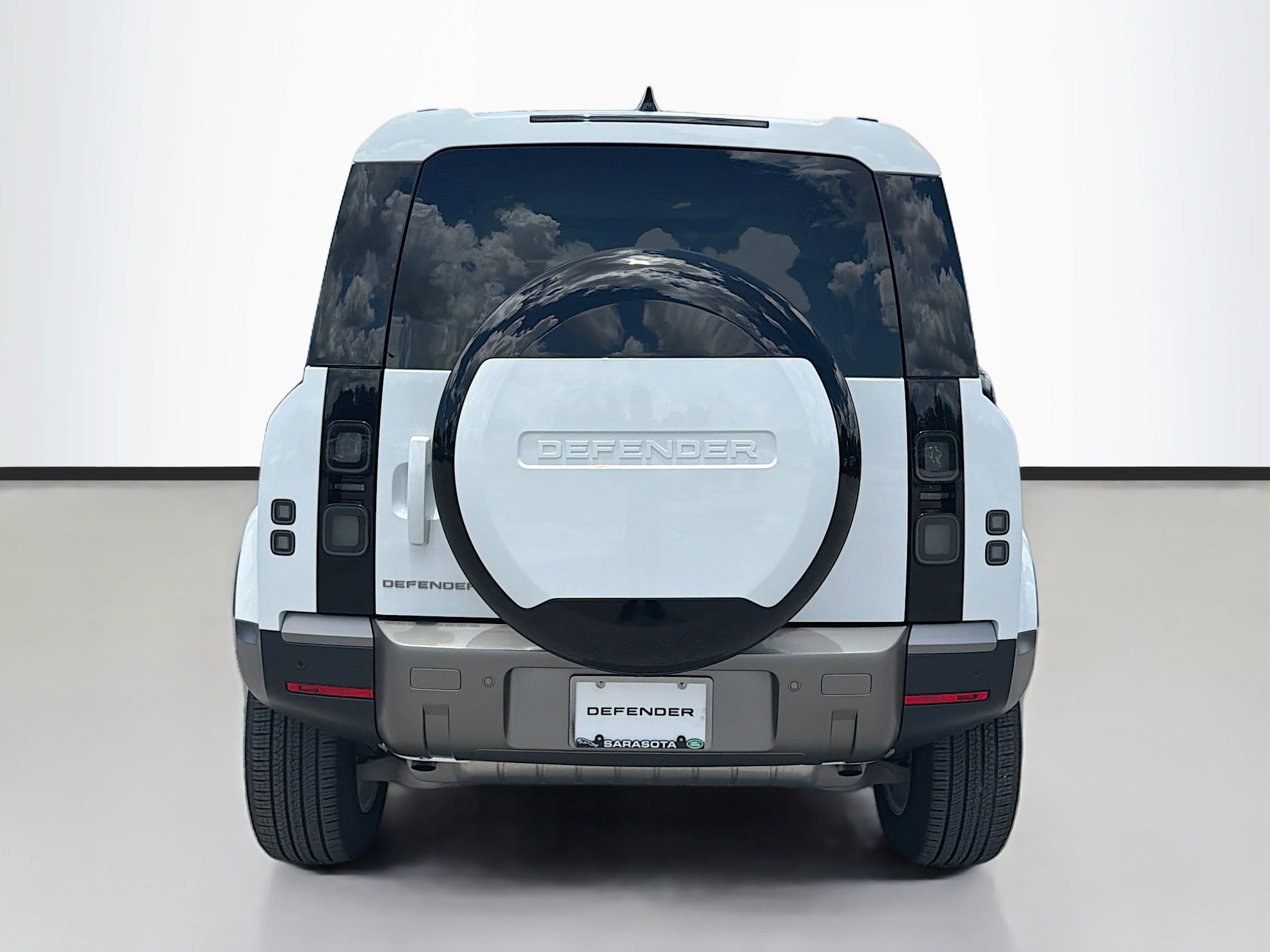 Used 2026 Land Rover Defender 110 S AWD/4WD image 4