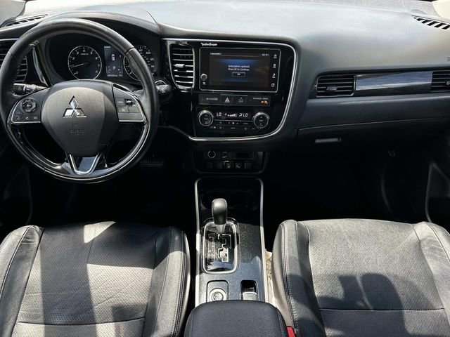 Used 2018 Mitsubishi Outlander ES AWD/4WD image 13