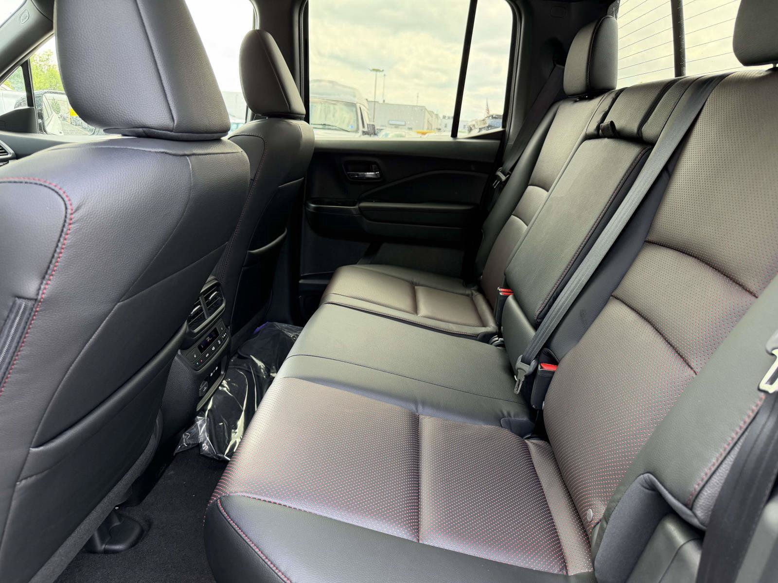 New 2026 Honda Ridgeline Black Edition image 9