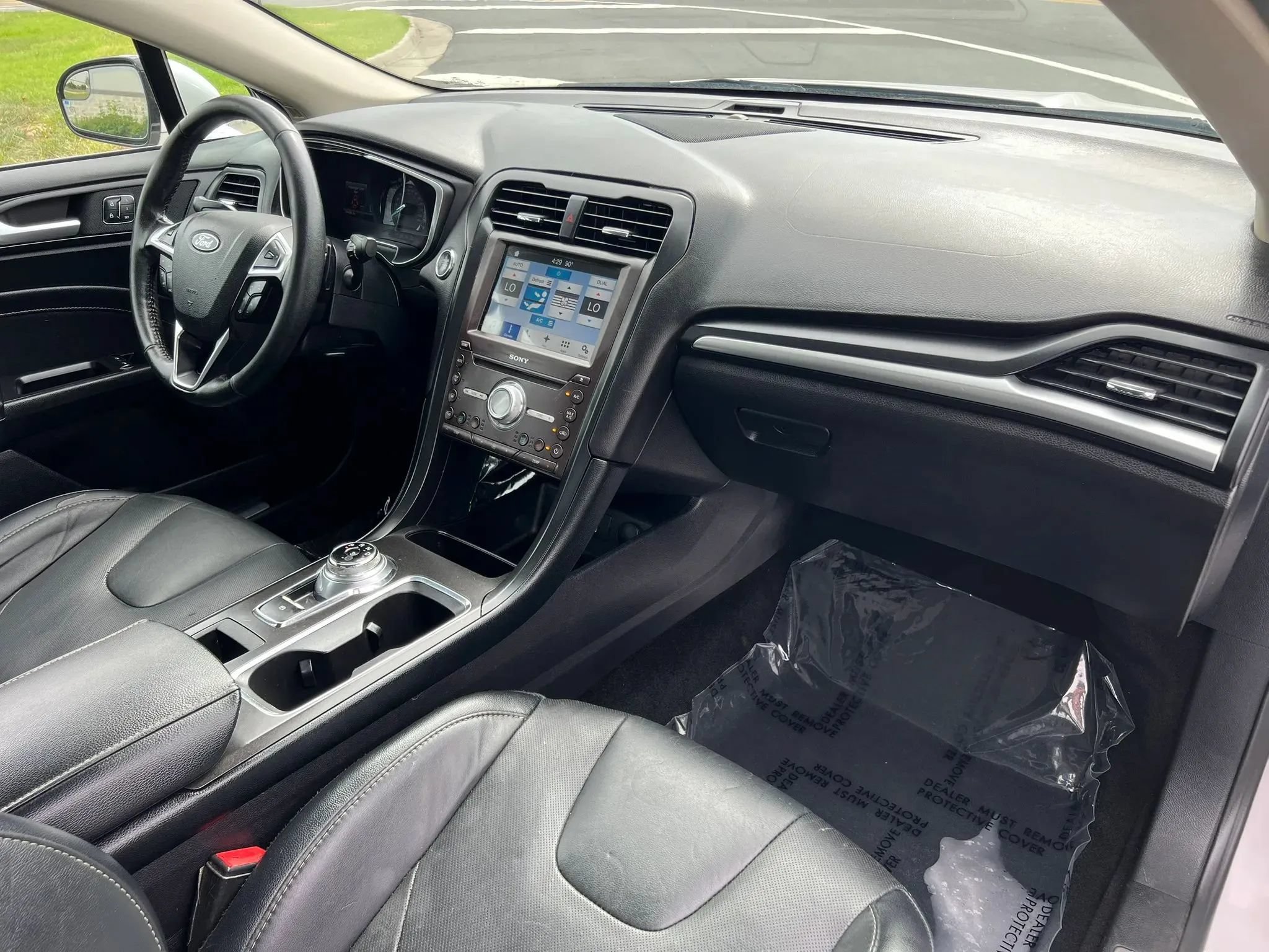Used 2017 Ford Fusion Titanium AWD/4WD image 17