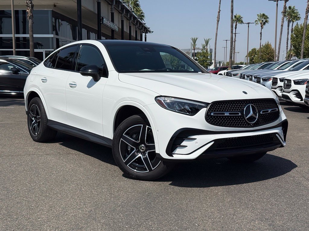 Used 2024 Mercedes-Benz GLC 300 4MATIC image 1