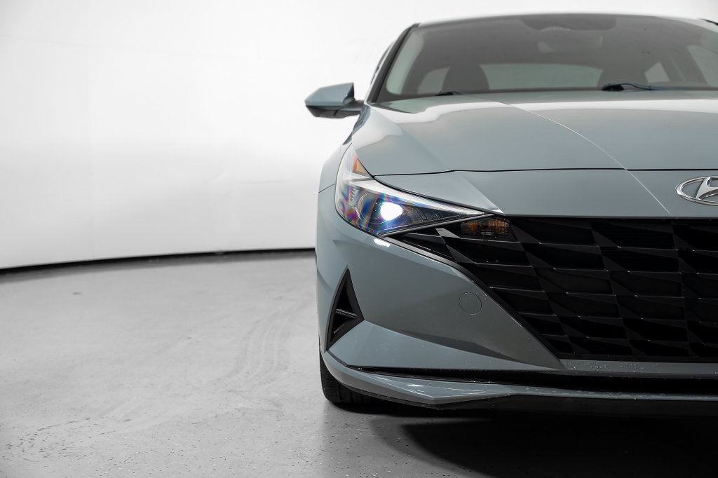 Used 2021 Hyundai Elantra Blue FWD image 18