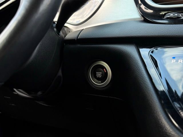 Used 2020 Chrysler Pacifica Touring-L w/ Advanced Safetytec Group image 29