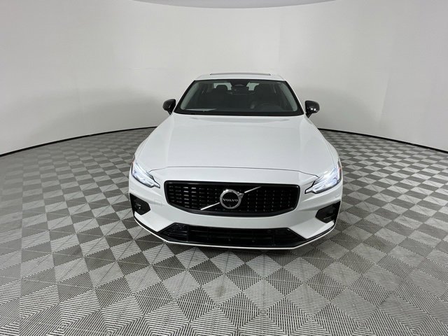 Used 2024 Volvo S60 B5 Plus image 3