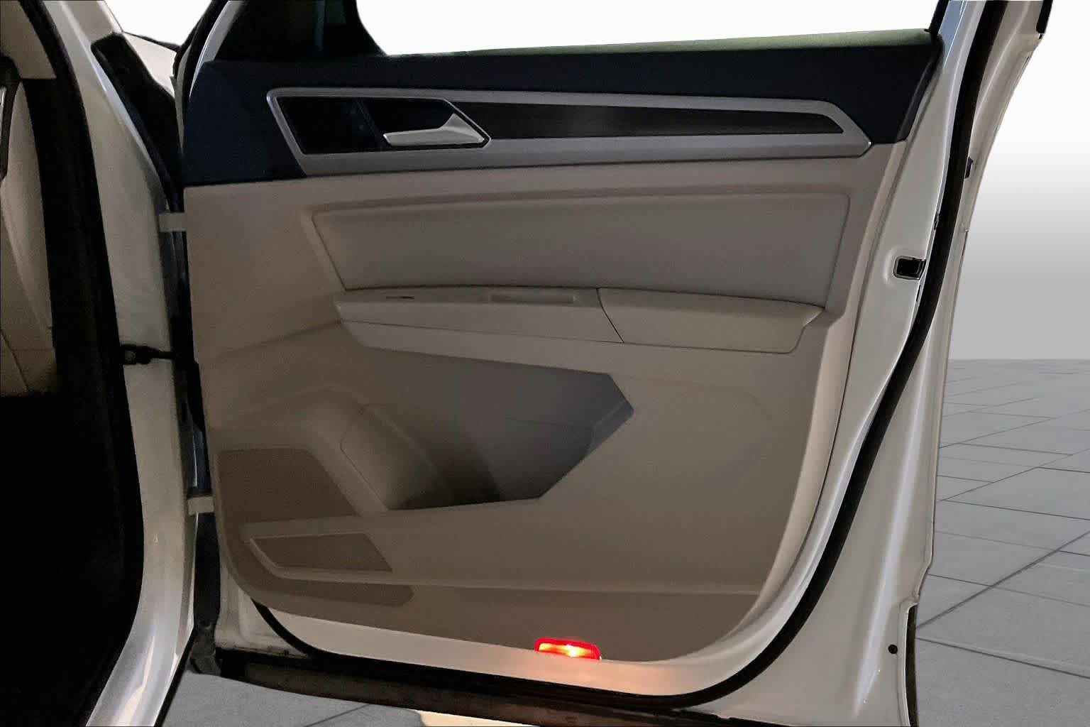 Used 2019 Volkswagen Atlas SEL FWD image 21