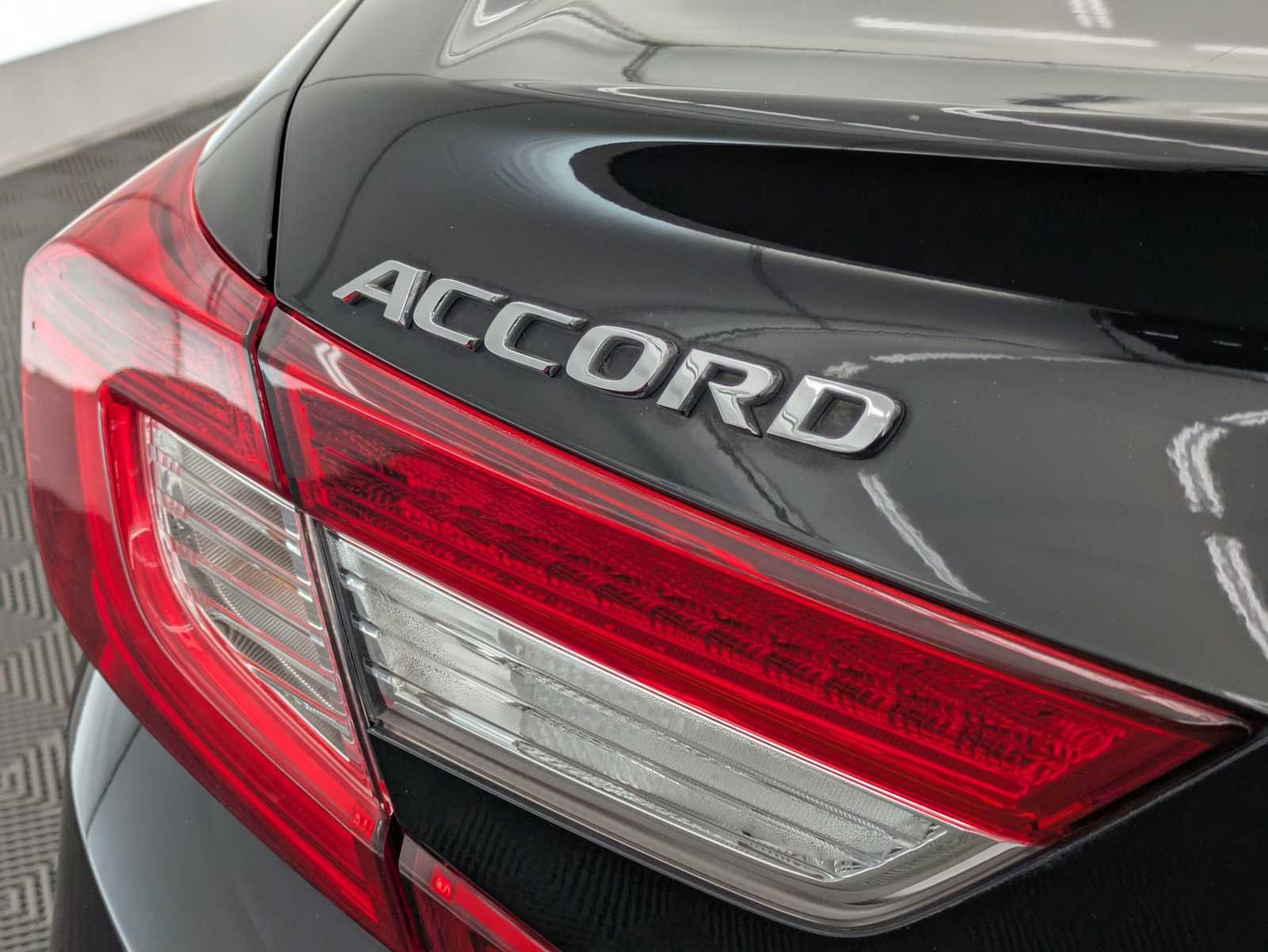 Used 2018 Honda Accord LX image 12