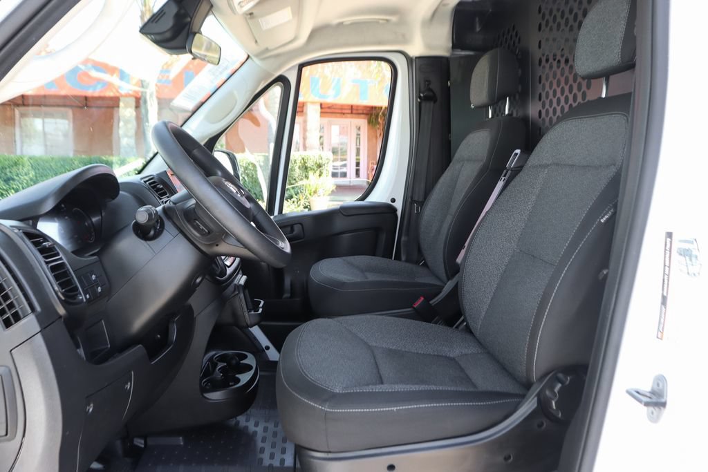 Used 2025 RAM ProMaster 2500 w/ U-Haul Equipment Group FWD image 21