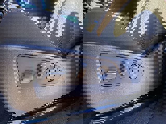 New 2025 GMC Canyon Elevation w/ Convenience Package image 12