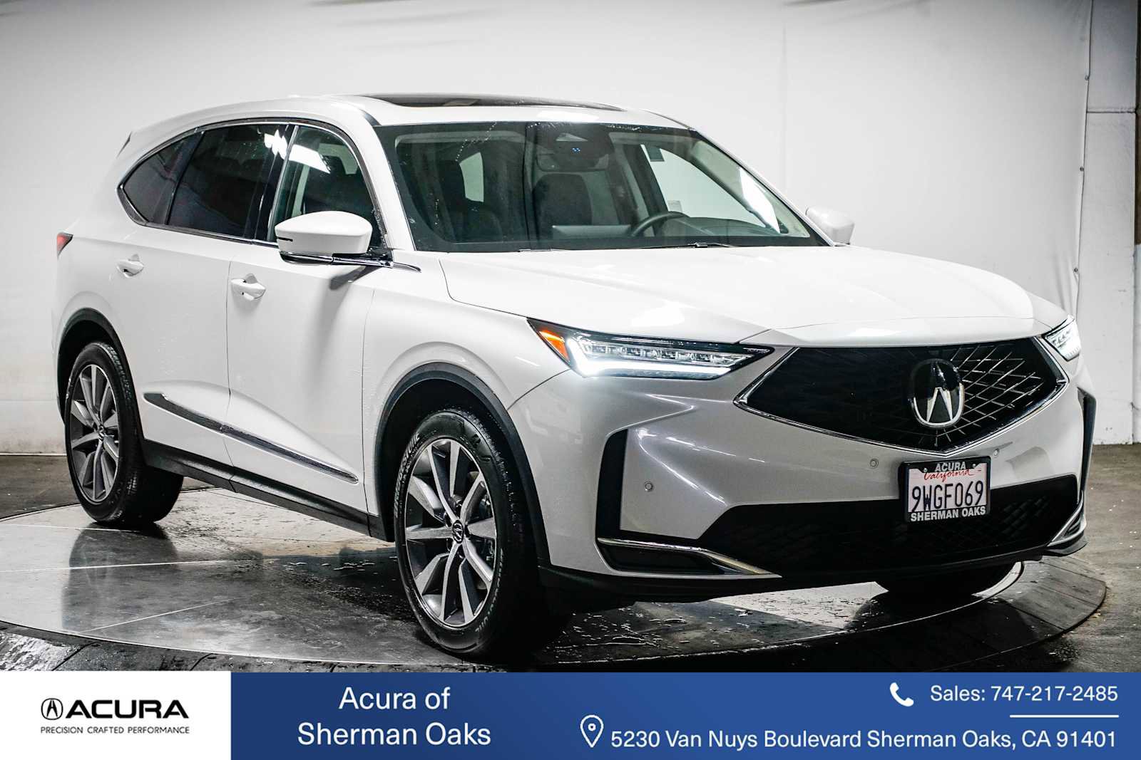 Used 2025 Acura MDX SH-AWD w/ Technology Package image 16