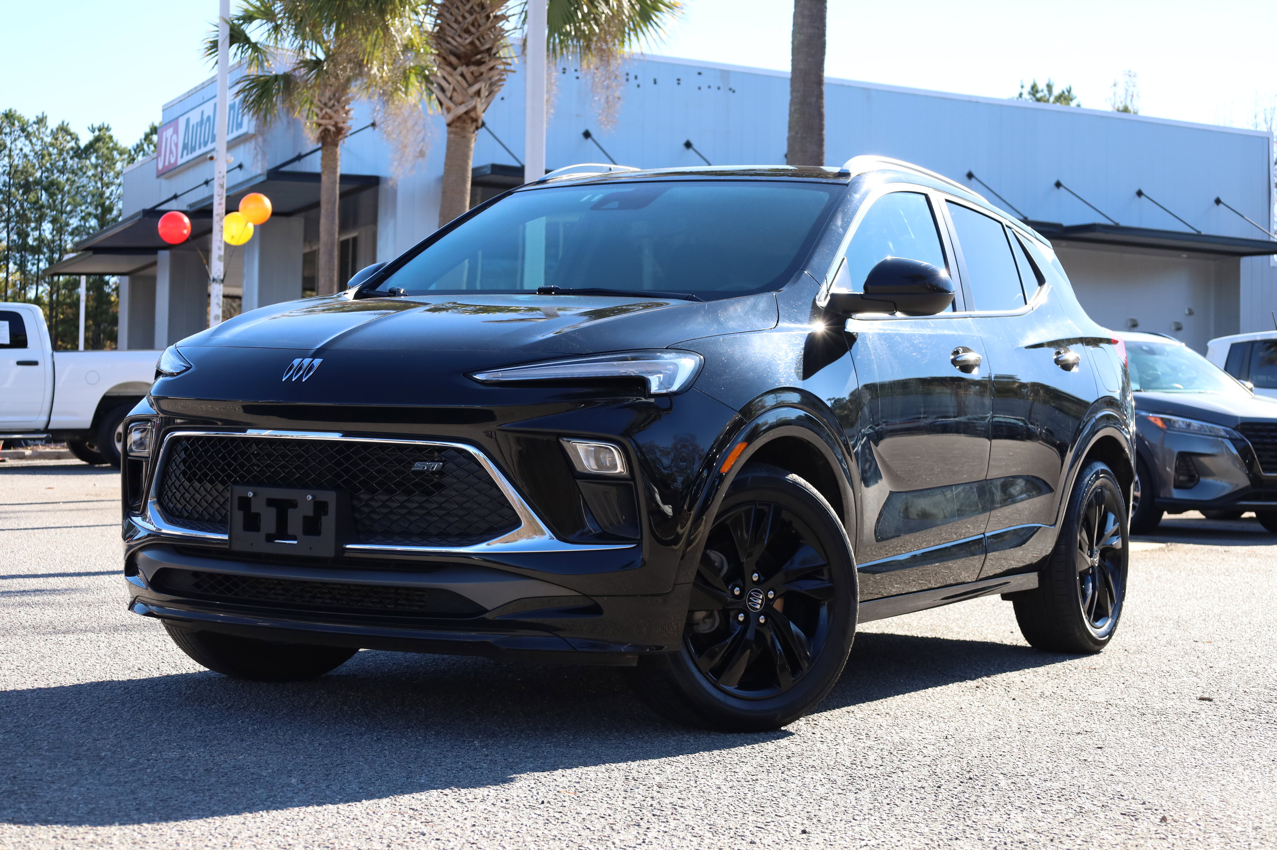 Used 2024 Buick Encore GX Sport Touring image 1