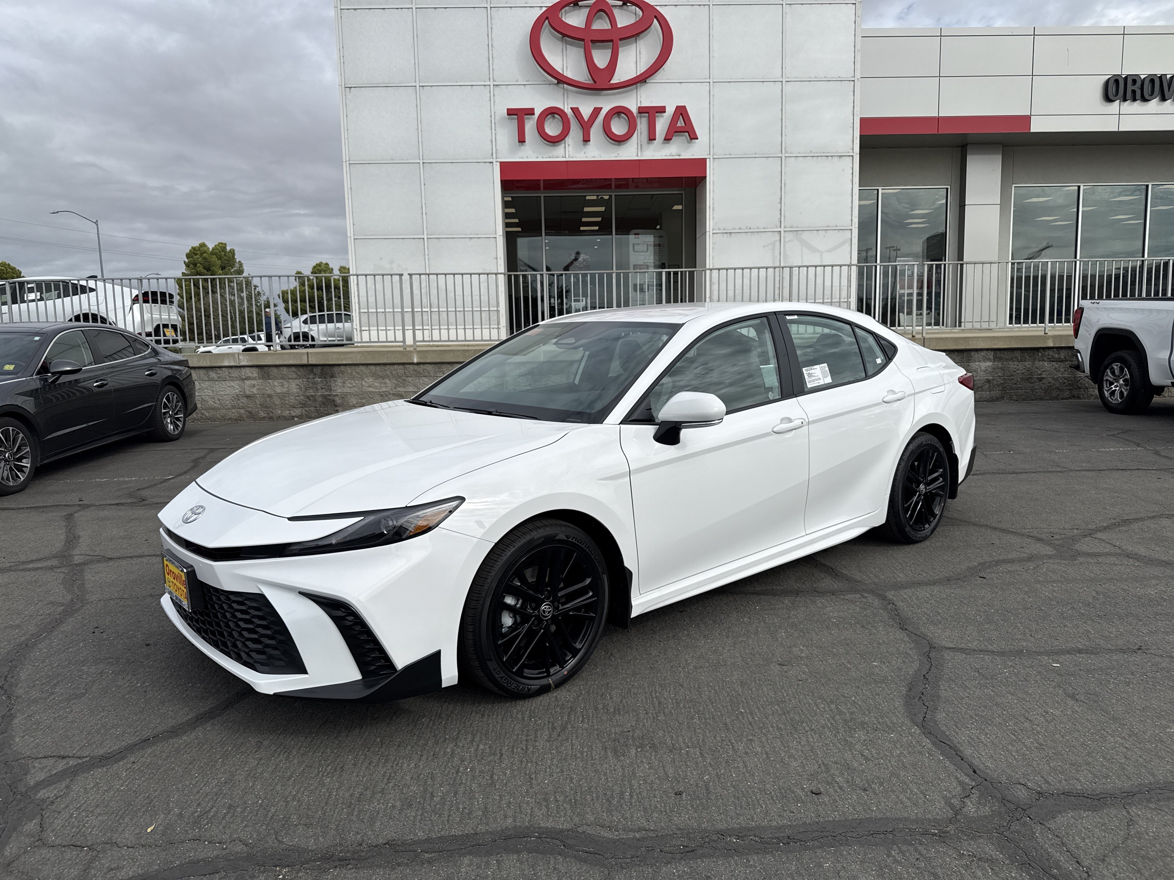 New 2026 Toyota Camry SE w/ Convenience Package