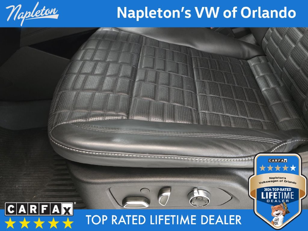 Used 2023 Cadillac Escalade V w/ LPO, ONYX Package AWD/4WD image 25