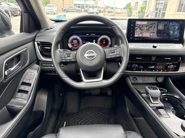 Used 2024 Nissan Rogue Platinum AWD/4WD image 18