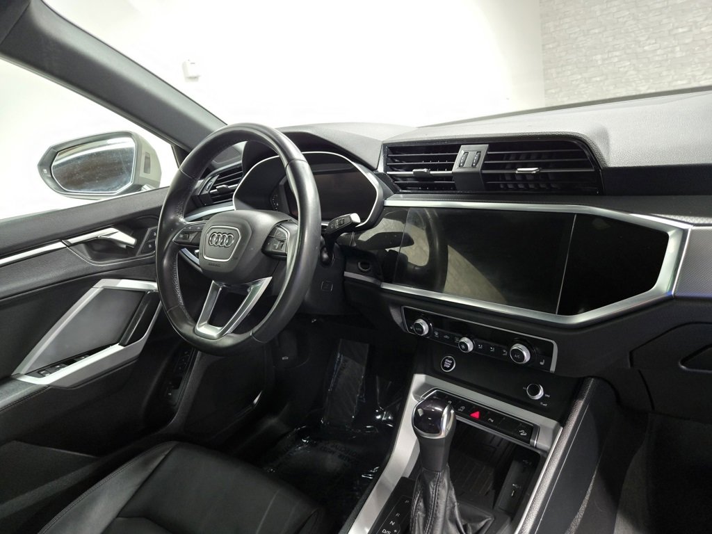 Used 2024 Audi Q3 2.0T Premium image 55