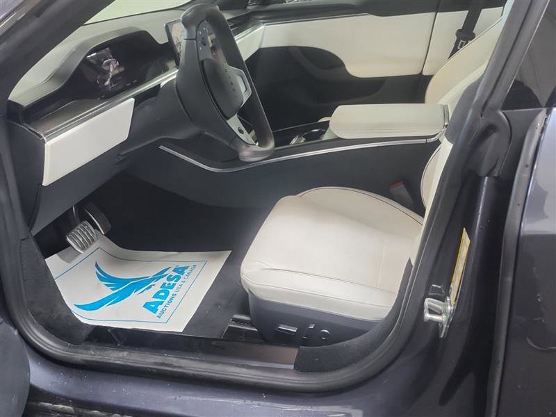 Used 2021 Tesla Model S Plaid image 8