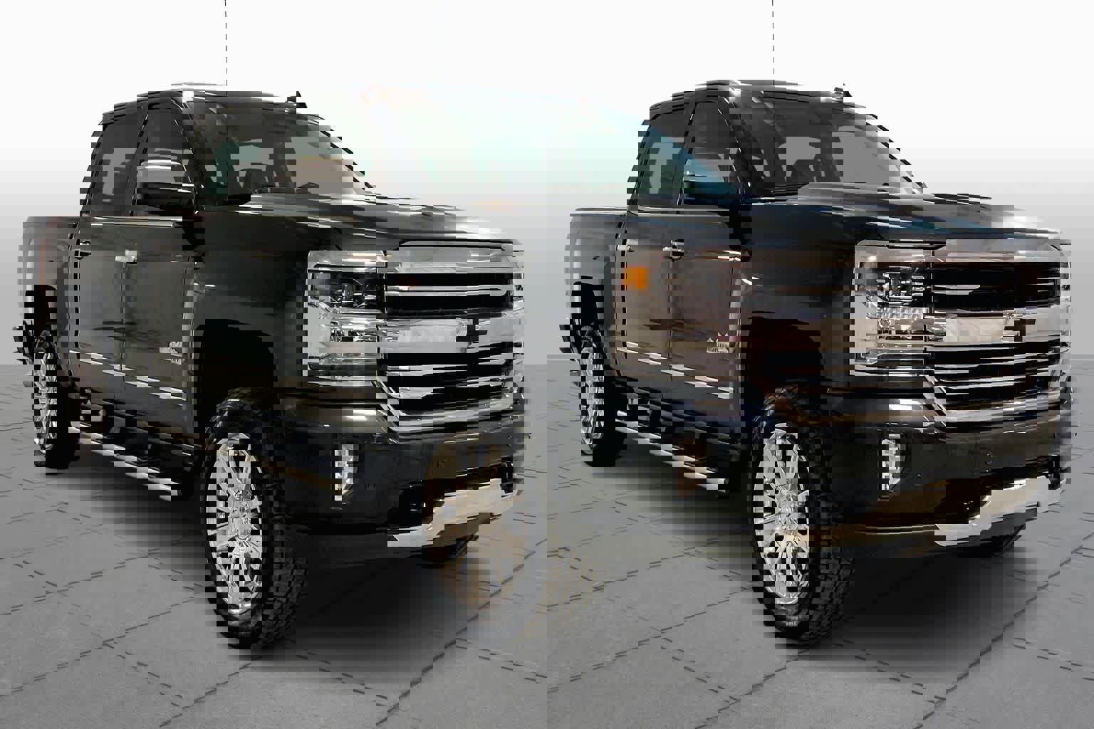 Used 2018 Chevrolet Silverado 1500 High Country image 2