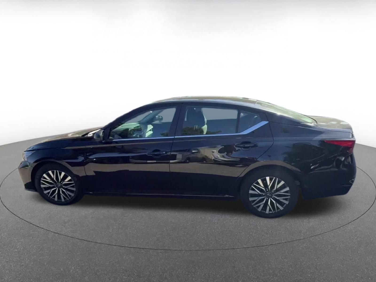 Used 2026 Nissan Altima 2.5 SV FWD image 8