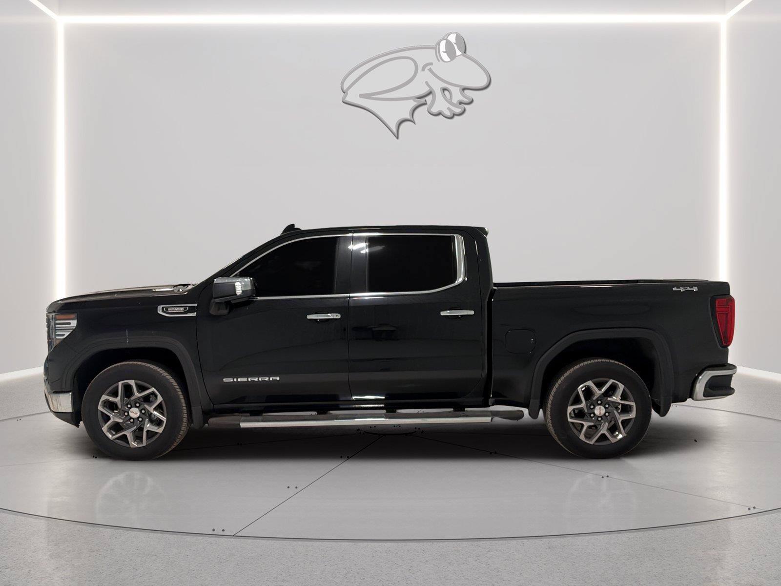 Used 2026 GMC Sierra 1500 SLT w/ SLT Premium Package AWD/4WD image 2